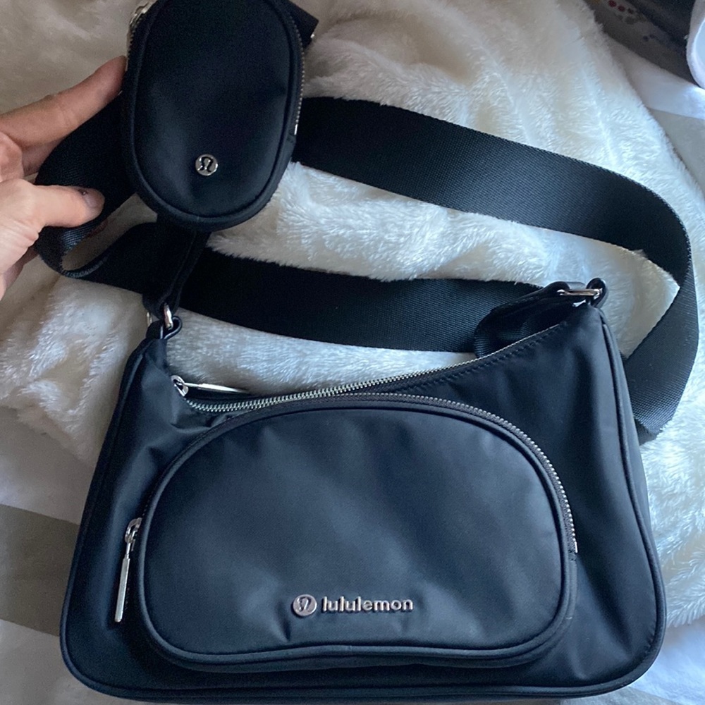 Lululemon crossbody with nano